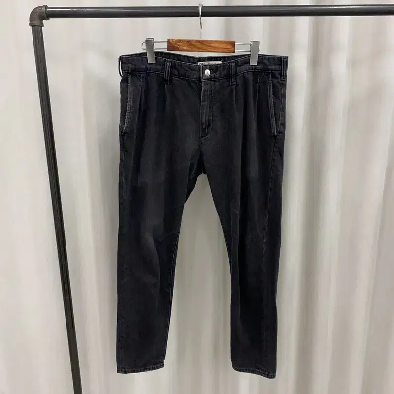 Zara Black jin denim black jeans 34" S03901