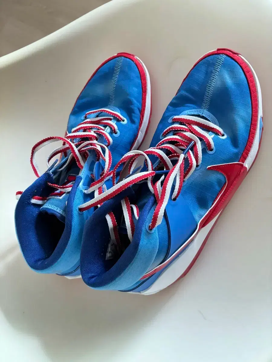 kd 13 blue and red
