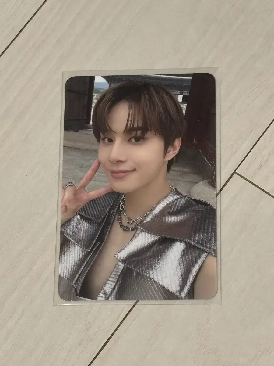 Factcheck jungwoo photocard