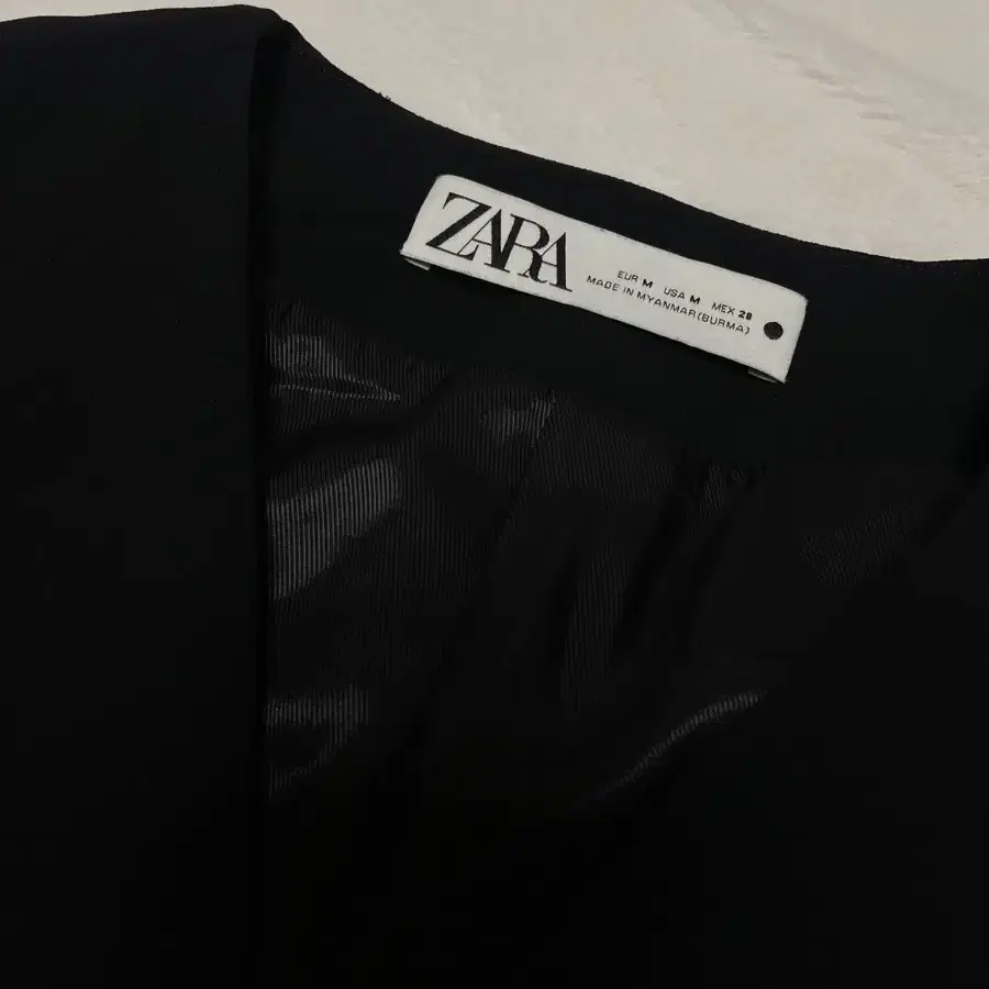 (1회착용) 자라 zara 투버튼 베스트 M