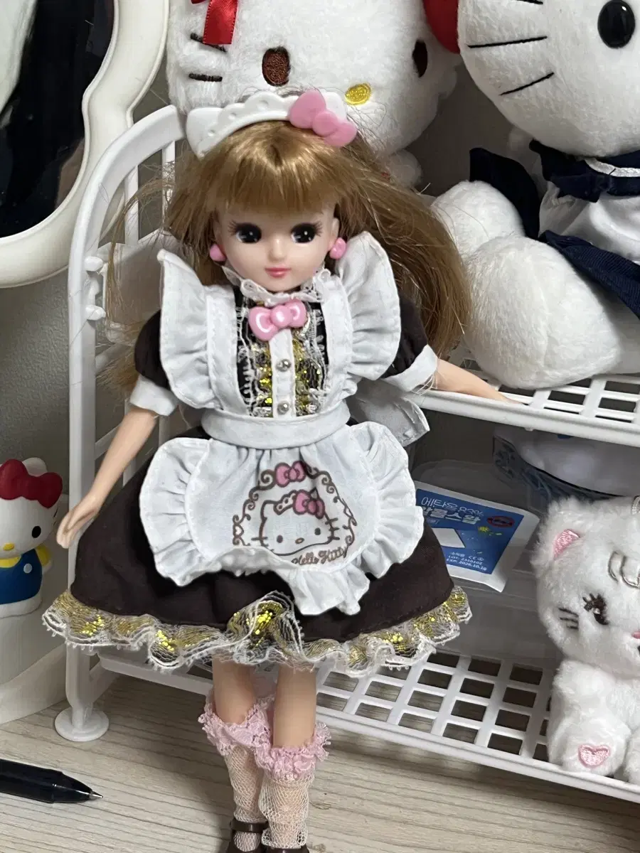 Rikachan Kitty Cafe Maidbok doll San Rio wts Hello Kitty sell Nui