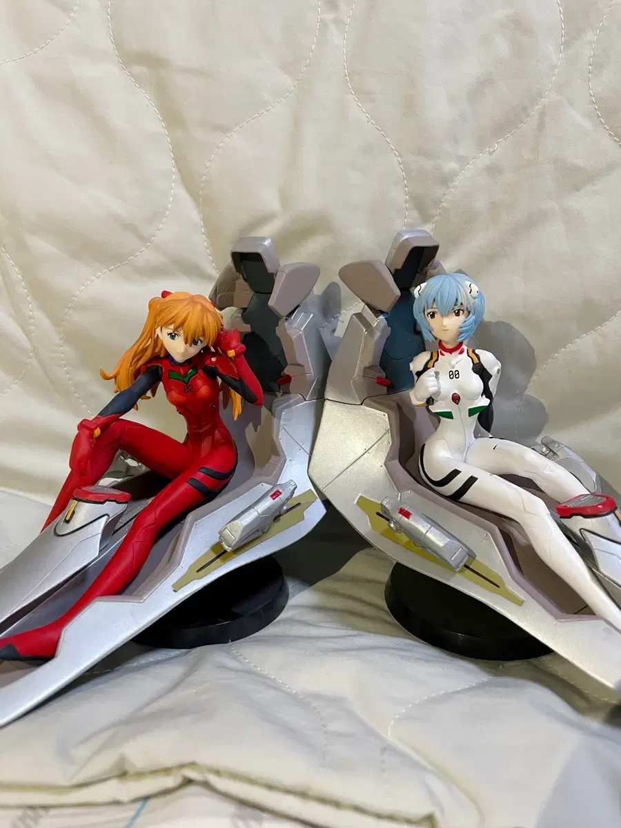 Neon Genesis Evangelion Soryu Asuka & Anamirei Entry Plug Figure Set