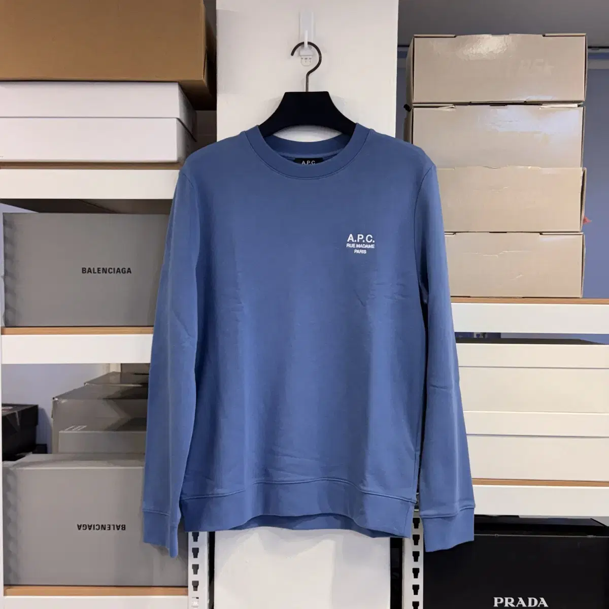 (Genuine/New) Apothecary Public Sky Blue Small Embroidered Logo Man T-Shirt