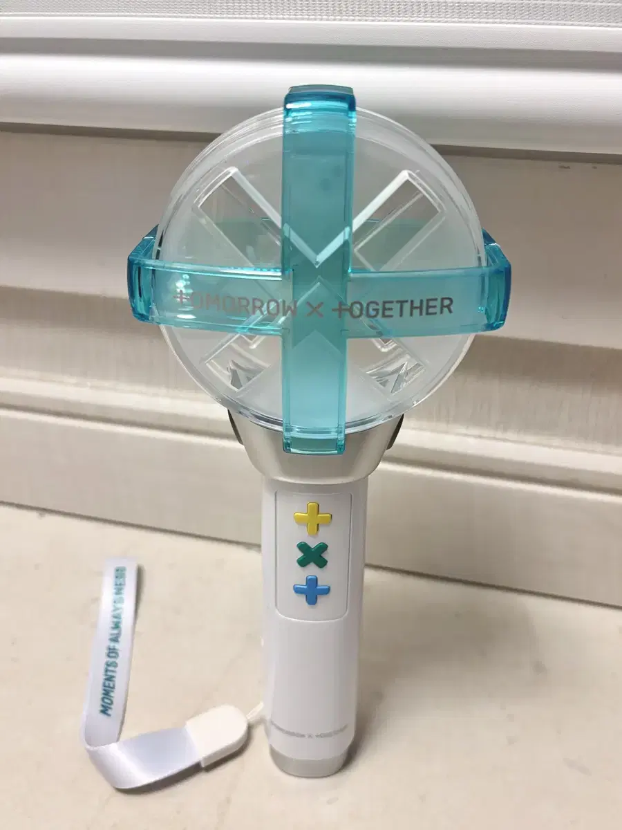 Tomorrow x together (txt) lightstick ver.1 sell (works fine)