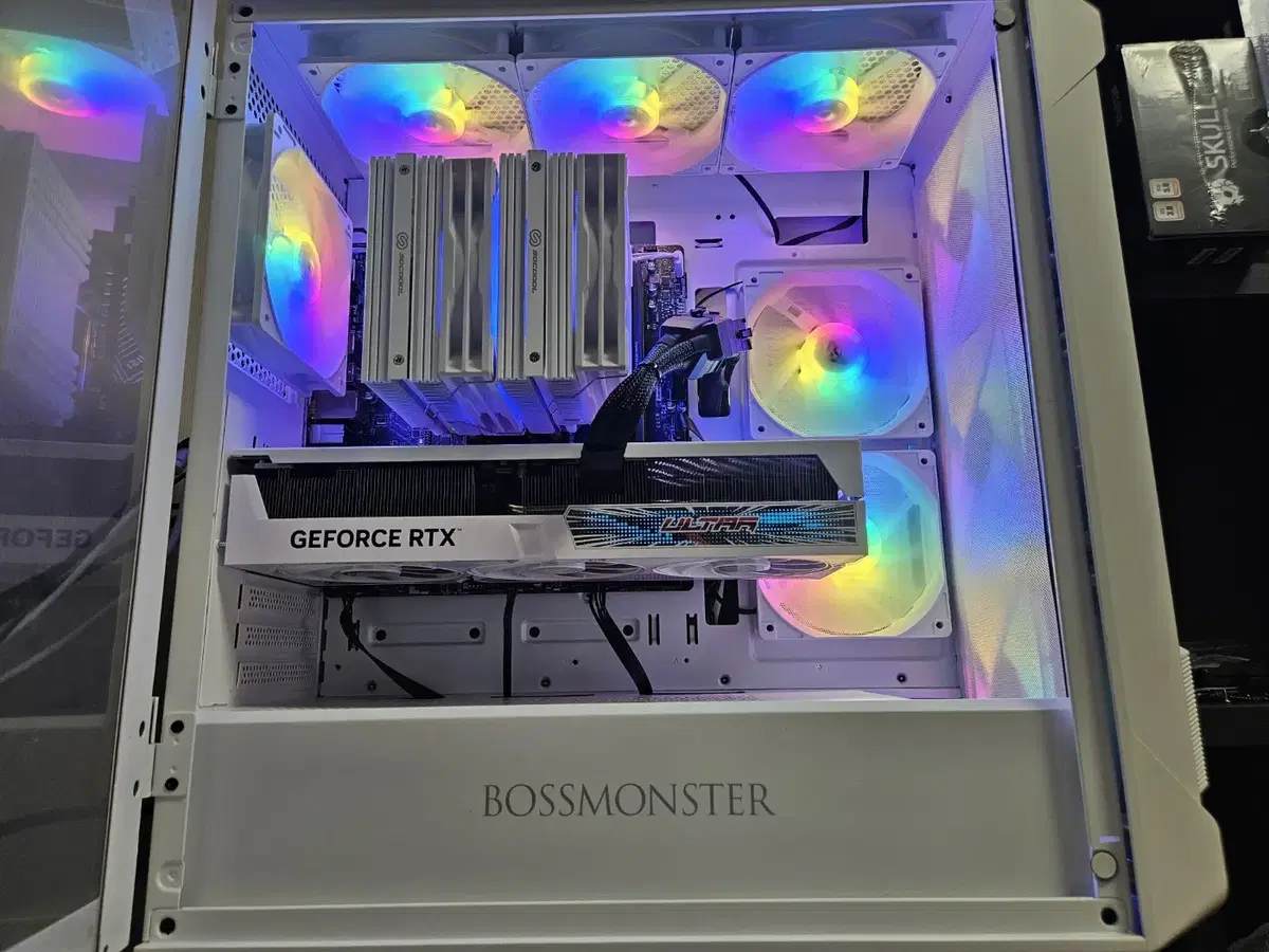 (화이트)라이젠7800X3D 램32G 1테라 4080 SUPER 신품!