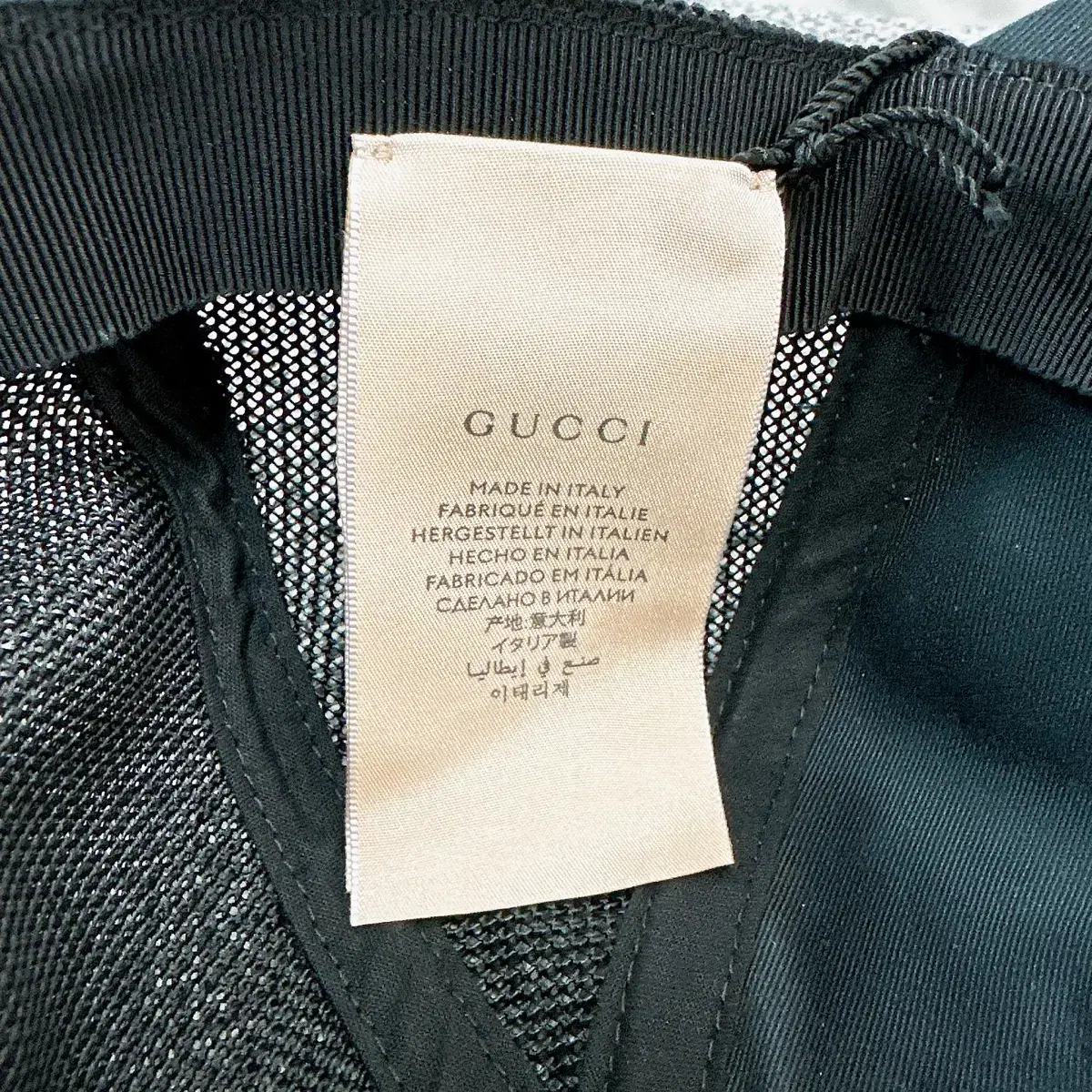 (정품/새상품) GUCCI 구찌 남녀공용 블랙 로고 메쉬 볼캡 마크다운