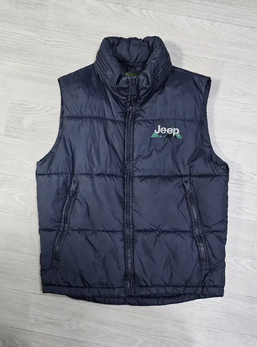 Jeep.HighNeckPaddedJumpVest.MNavy.NearlyNew