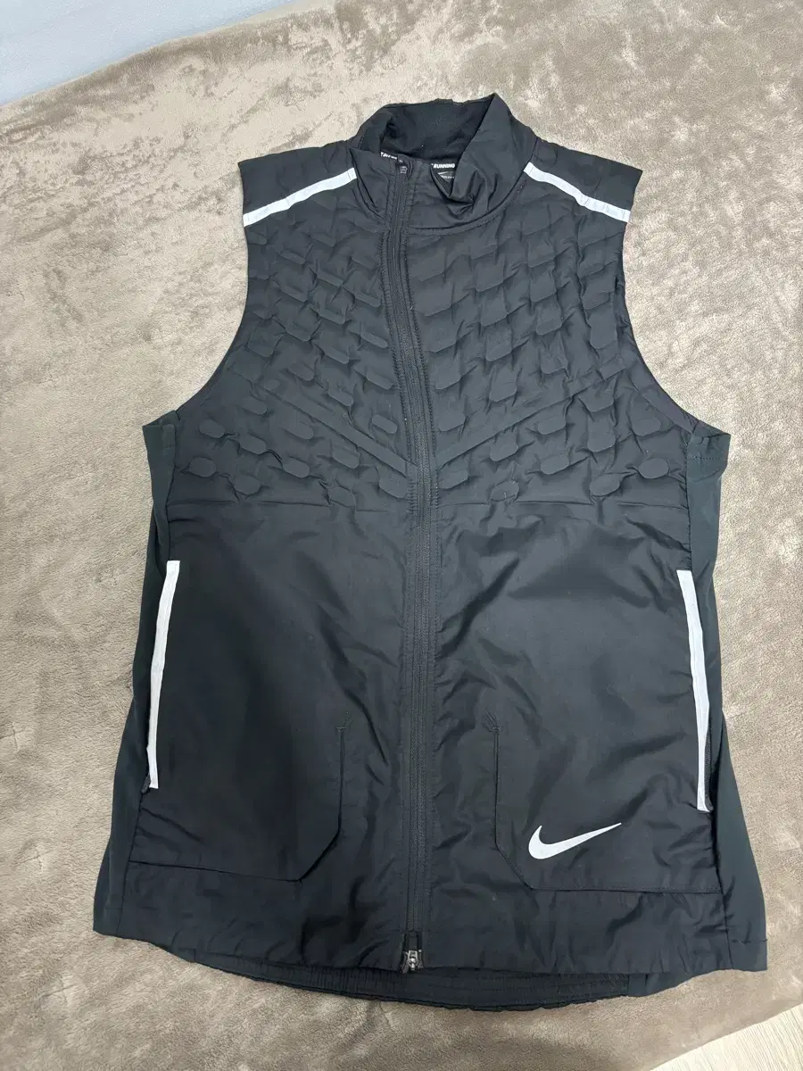 Nike Lightweight padded vestSize M