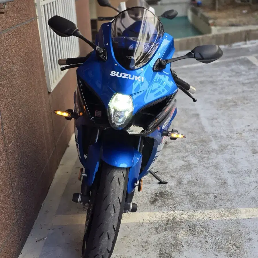 gsx r1000 요시무라풀배기  판매합니다