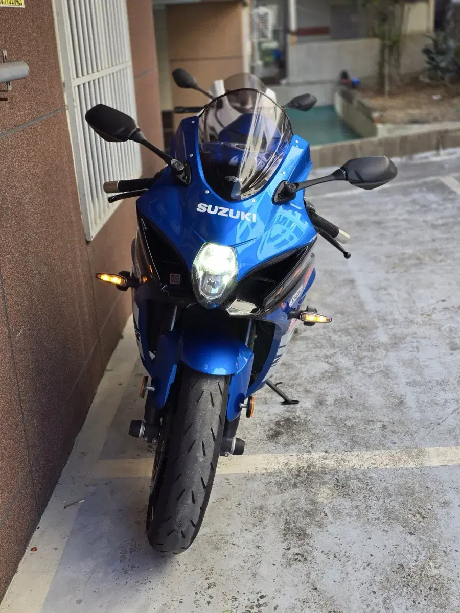 gsx r1000 요시무라풀배기  판매합니다