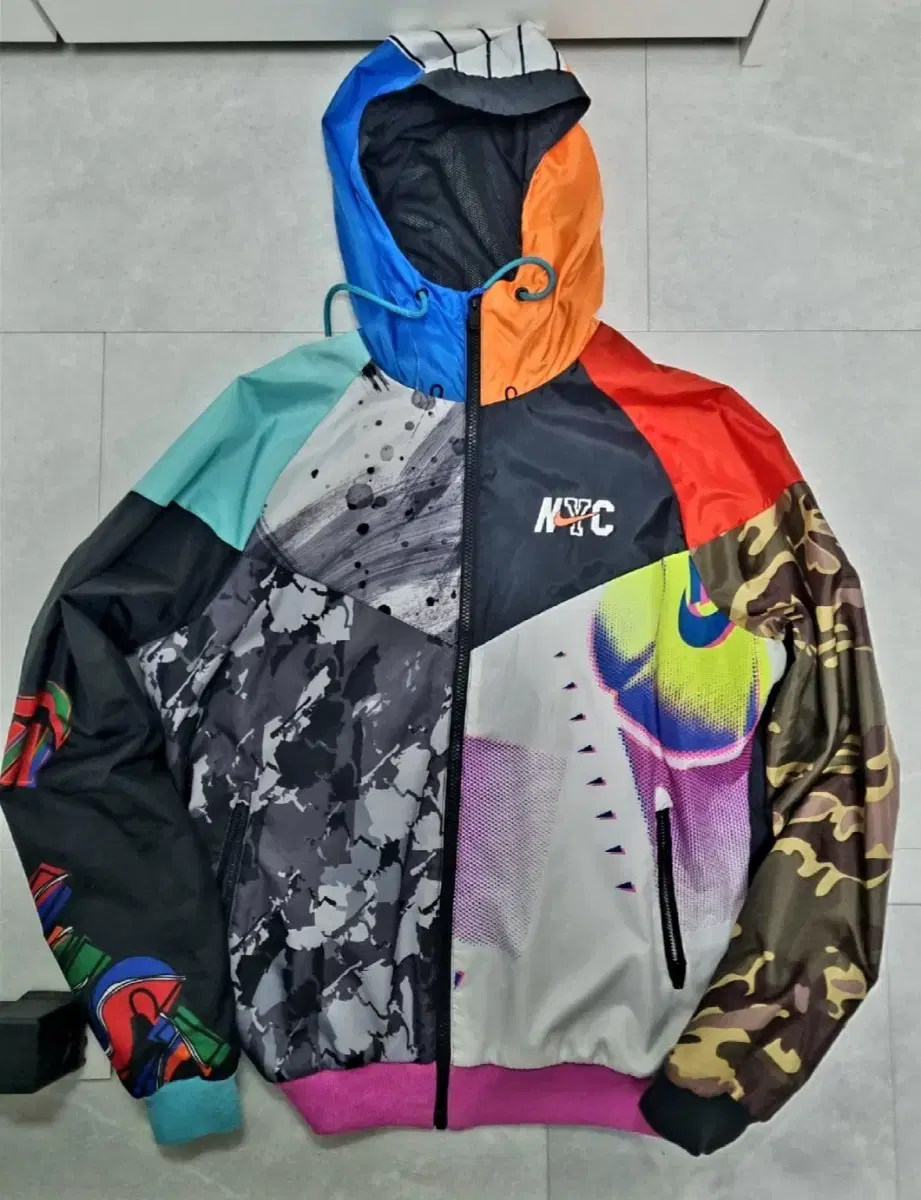 Nike NYC Rare Windrunner Home Delivery Deal X