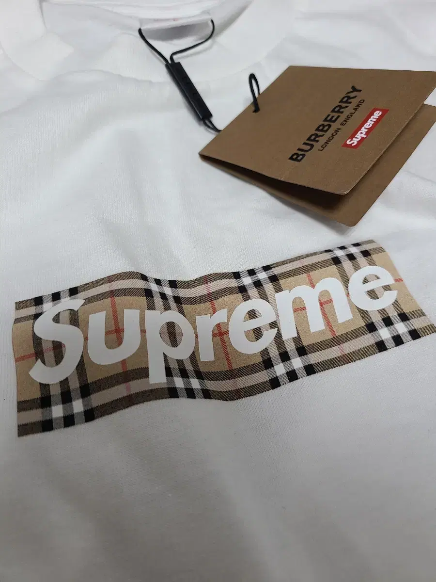 Supreme Burberry Vahn L Hazardous