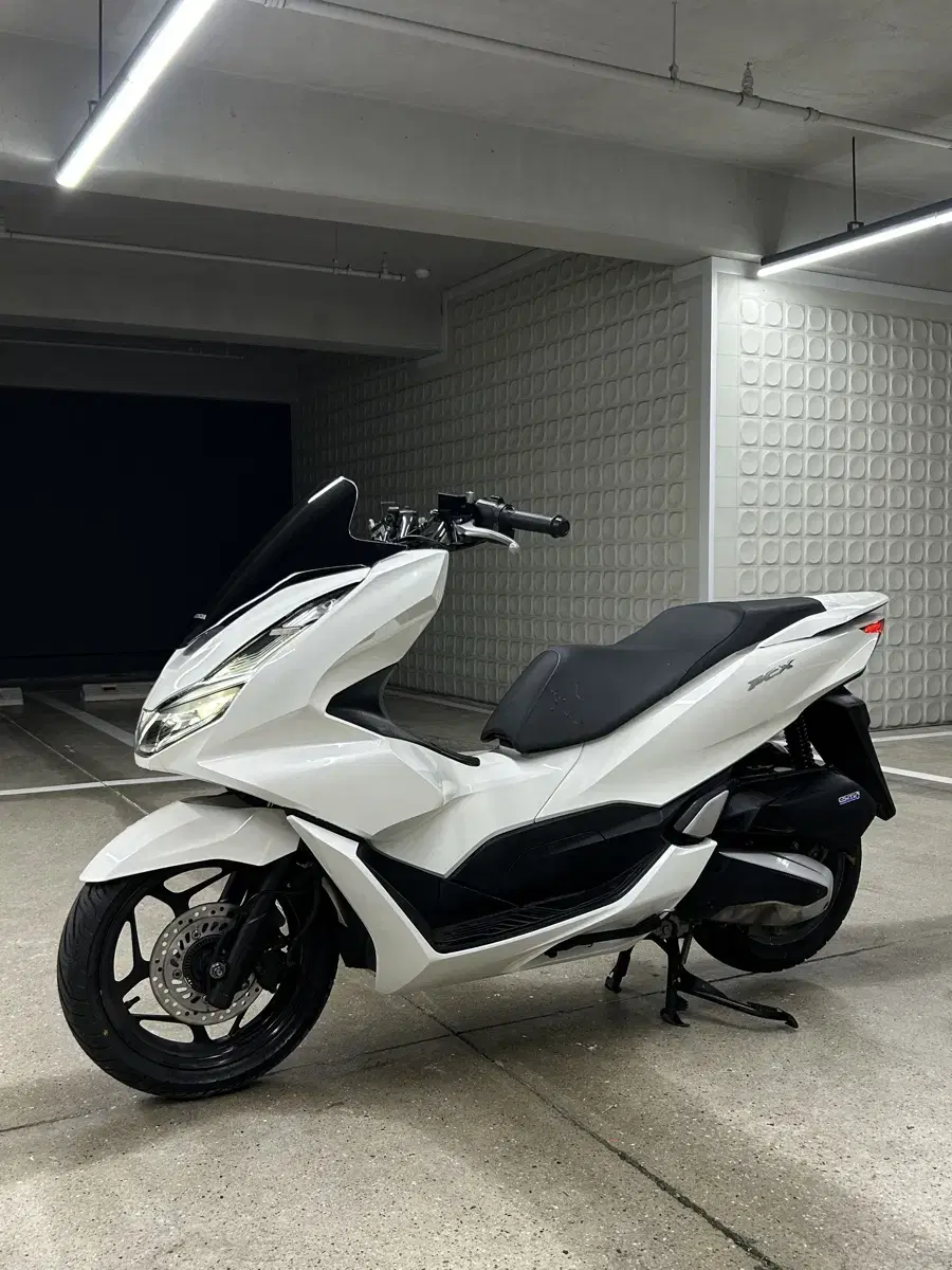 PCX125 신차급 초민트급