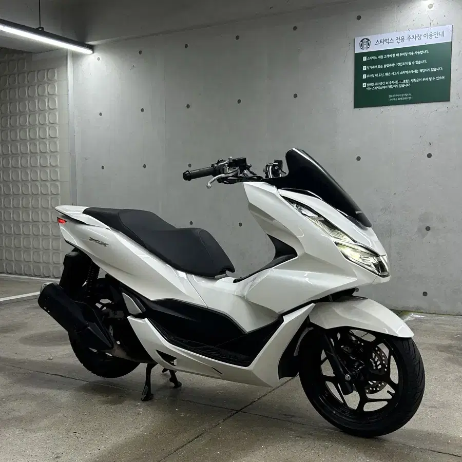 PCX125 신차급 초민트급