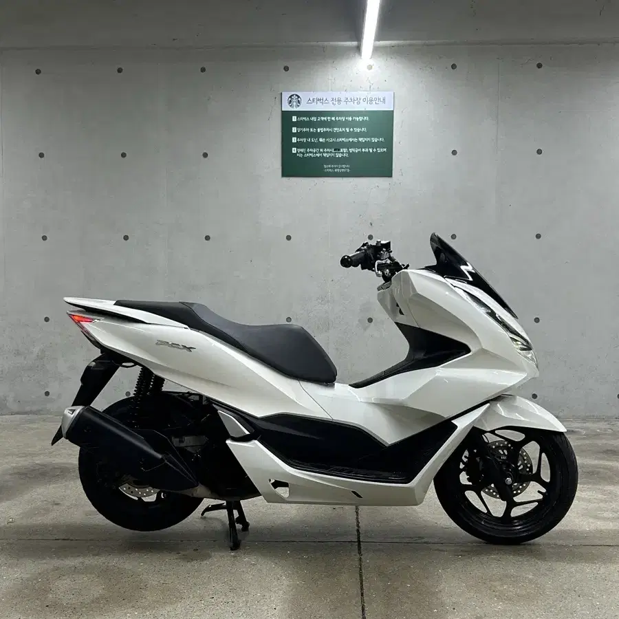 PCX125 신차급 초민트급