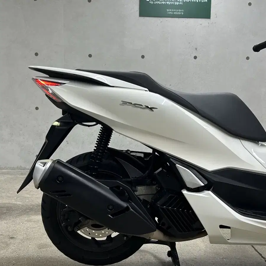 PCX125 신차급 초민트급