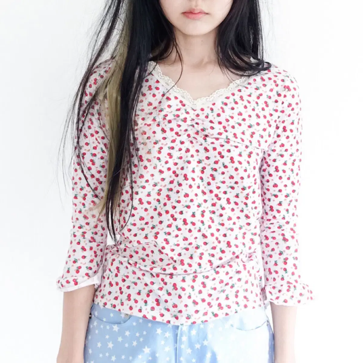 샵페어리 딸기 티셔츠 little strawberry lace top