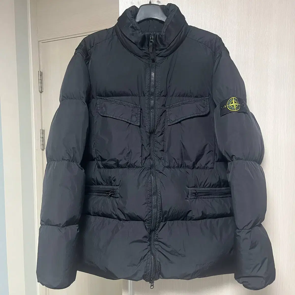 (as new) 22FW Stone Island Crinkle Labs Padding