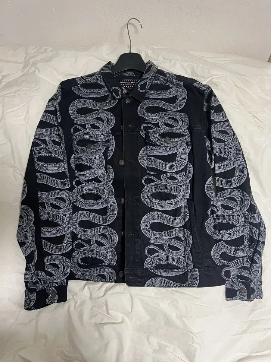 Supreme x Hysteric Glamour Collab Snake Setup