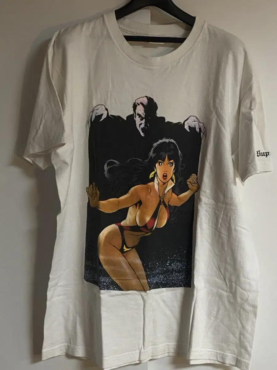 Supreme 17SS Vampirella White XL for sale