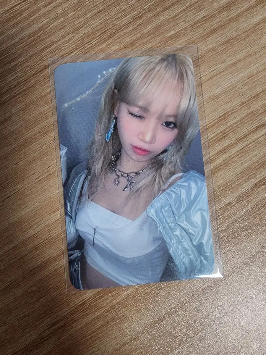 le sserafim kim chaewon e.ji powerstation luckydraw unreleased photocard photocard