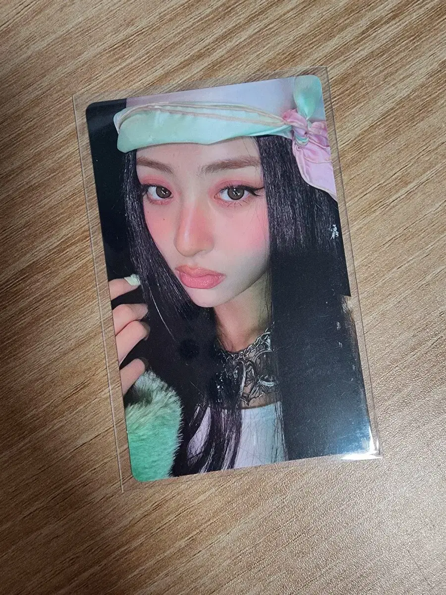 le sserafim huh yunjin e.ji weverse preorder unreleased photocard photocard