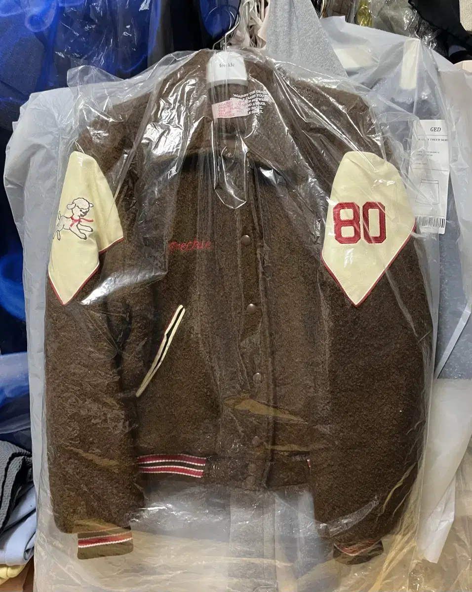 프레클 바티시 브라운 (택포) varsity jacket in brown