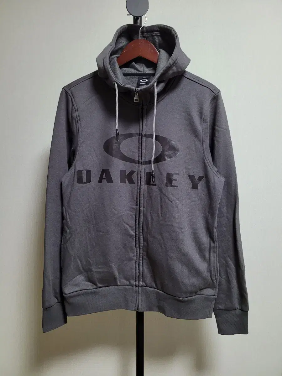 Oakley Brushed hooded zip-up jacket size M