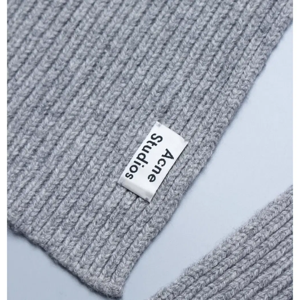 ACNE stuidios jadyn muffler