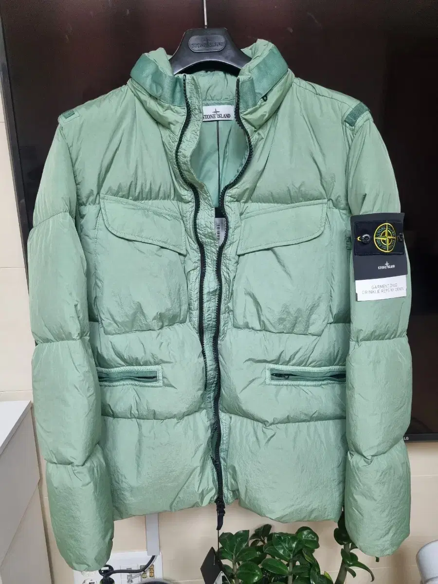 Selling Stone Island Store Edition Brand New 22FW Clankrabbits Padded Size L.