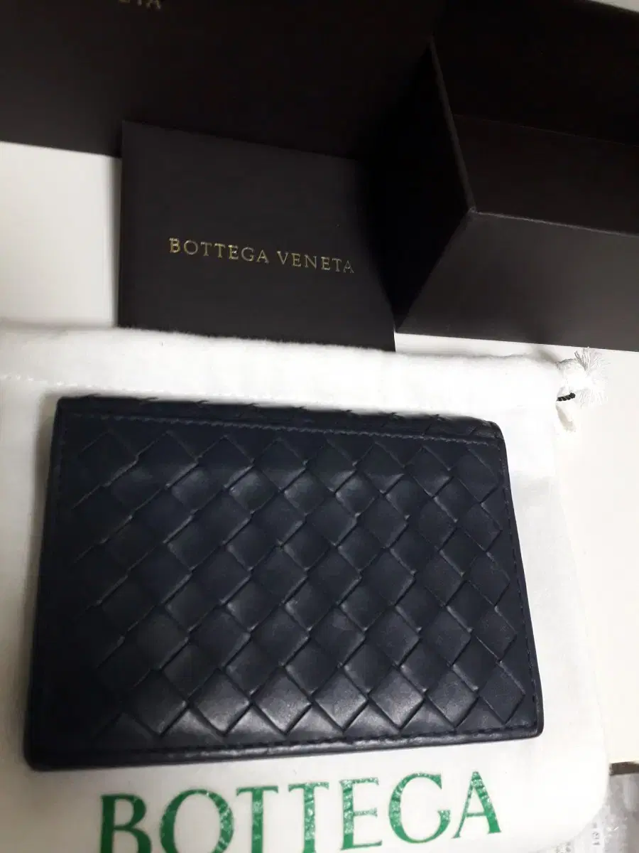 A+ Genuine}Bottega Veneta Kard Wallet/ Authenticity Checked