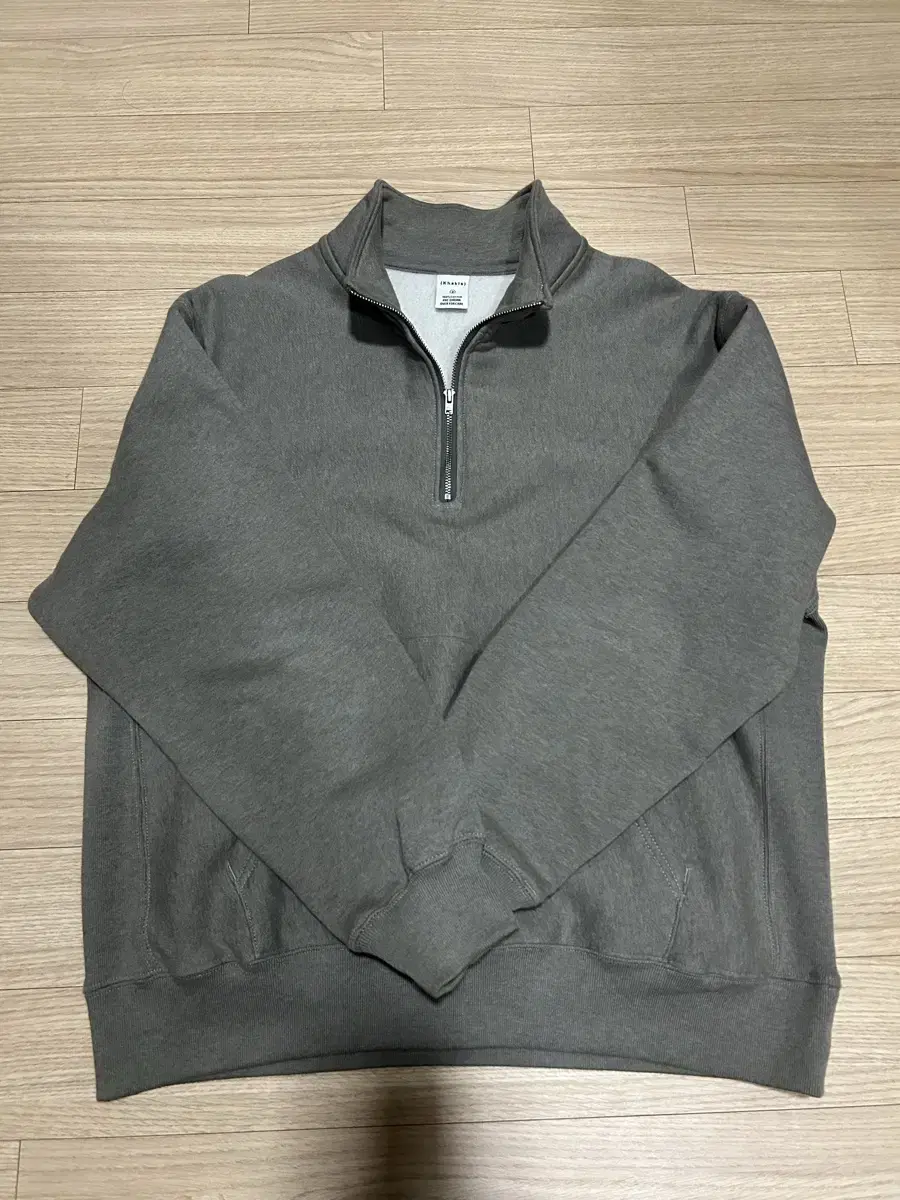 Kakis Half-Zip Sweatshirt 2 sizes