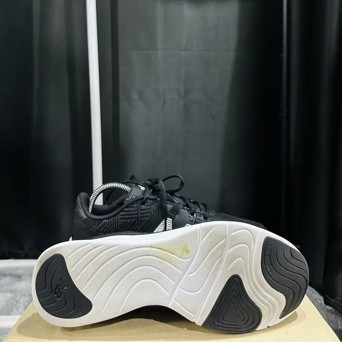 뉴발란스 운동화 남성 남자 런닝화 Fresh Foam 860v1 255