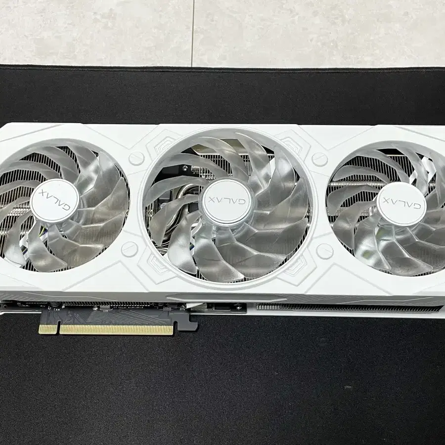 GALAX RTX 4070 SUPER EX GAMER WHITE 갤럭시