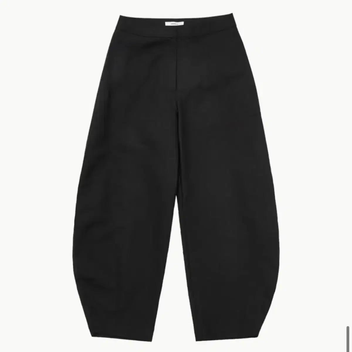 amomento curved leg pants in black