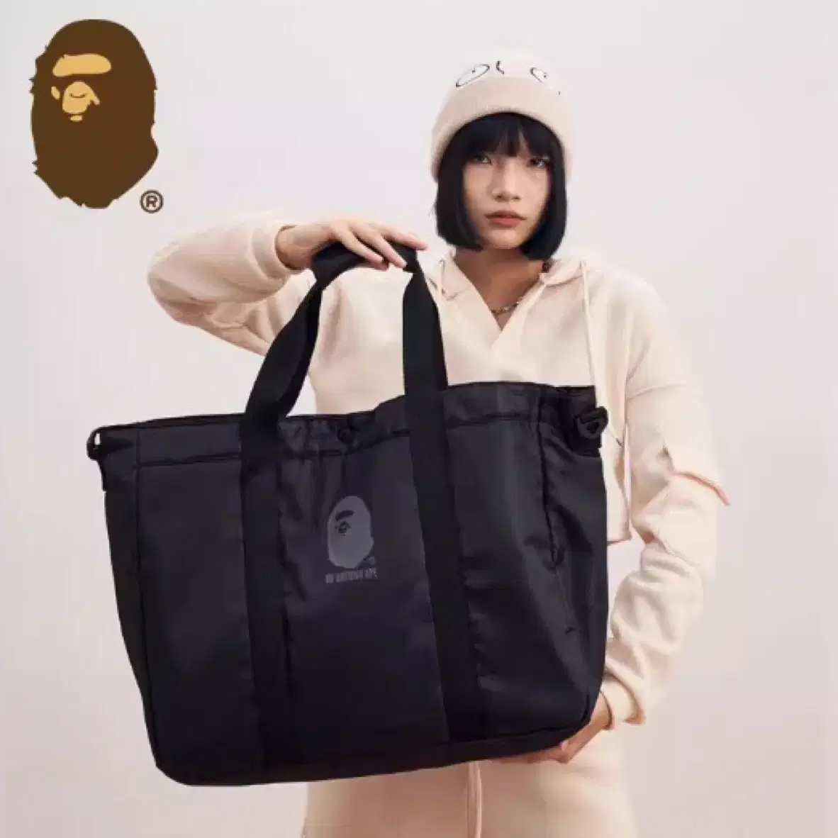 (해외)베이프 happy new year bag 2018 숄더백 대용량