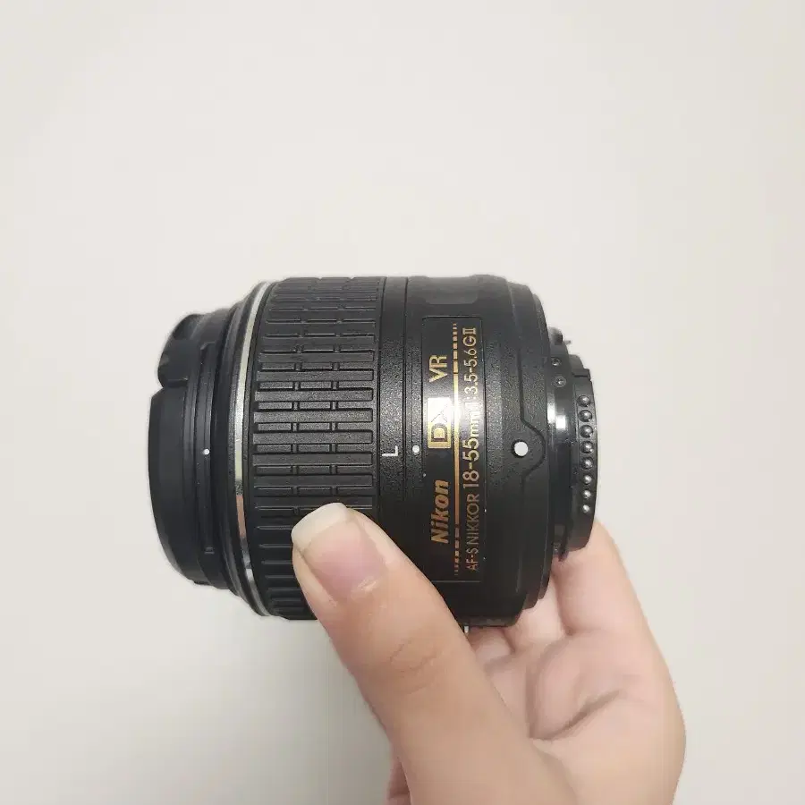 니콘 af-s 18-55mm vr2 저렴하게 팝니다<카메라 렌즈>