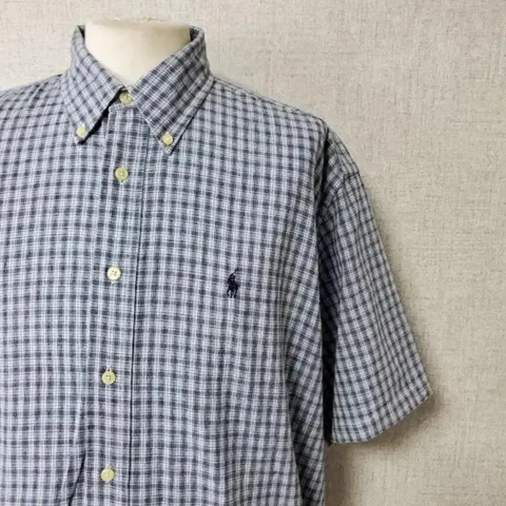 Genuine L Polo Ralph Lauren short sleeve shirt. (cw236)