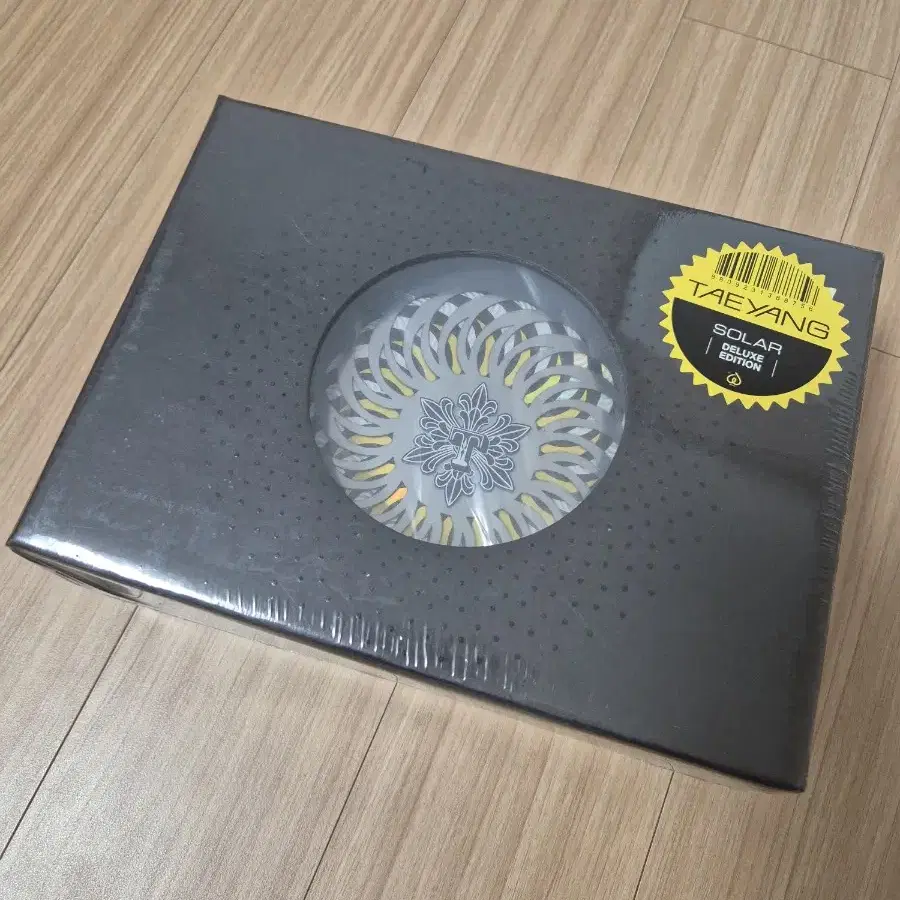 태양 1집 Solar Deluxe Edition 한정판 미개봉CD