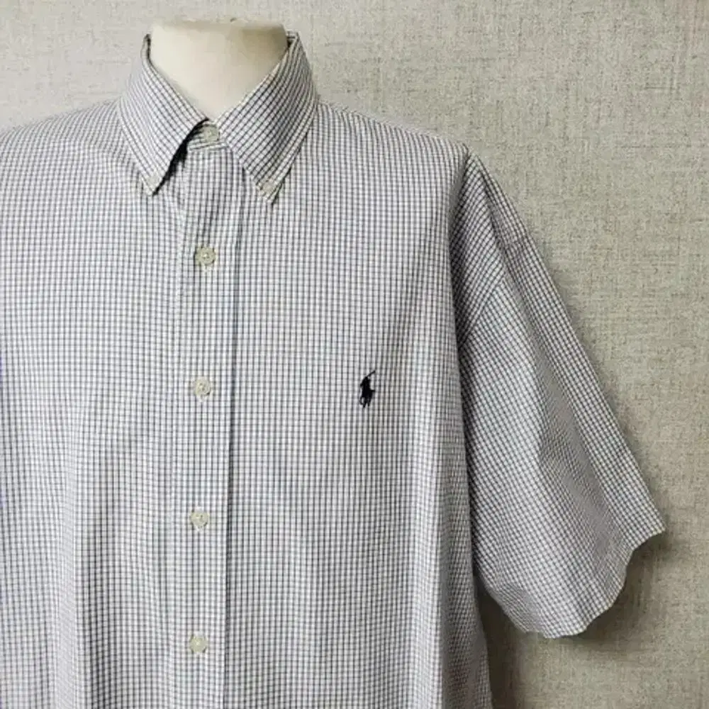 Genuine XL Polo Ralph Lauren golf short sleeve shirt. (cw292)