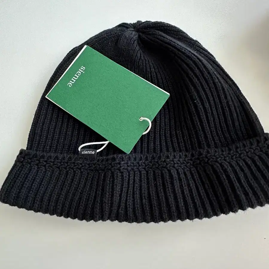 (택달린 새상품) 시엔느 Signature Wool Beanie (Bla