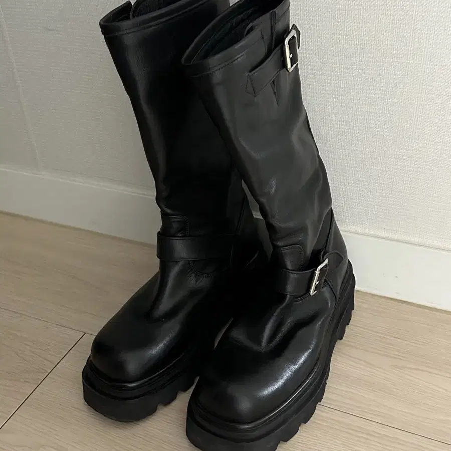 러프넥 밀라 엔지니어 부츠 Mila engineer boots 235