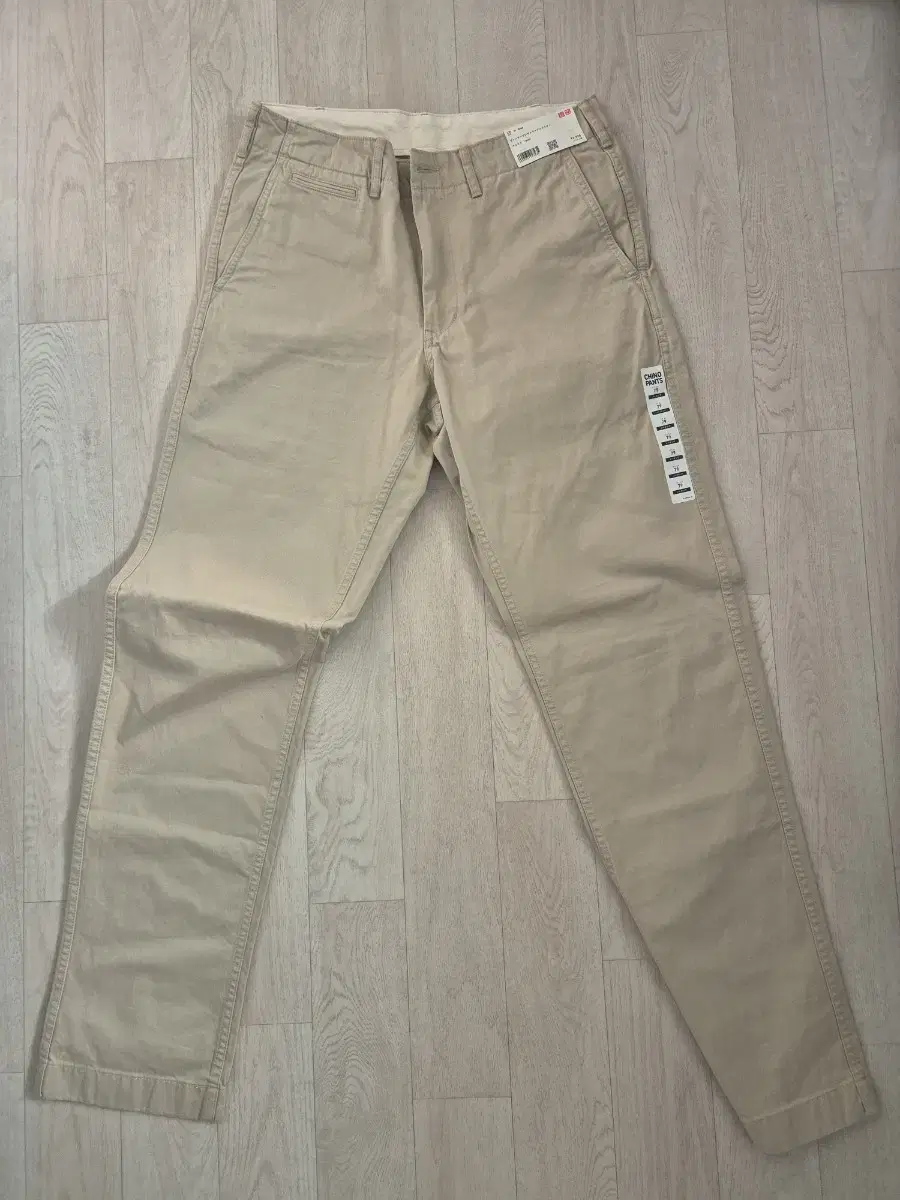 Uniqlo Vintage Regular Notuck Chino Pants (79)