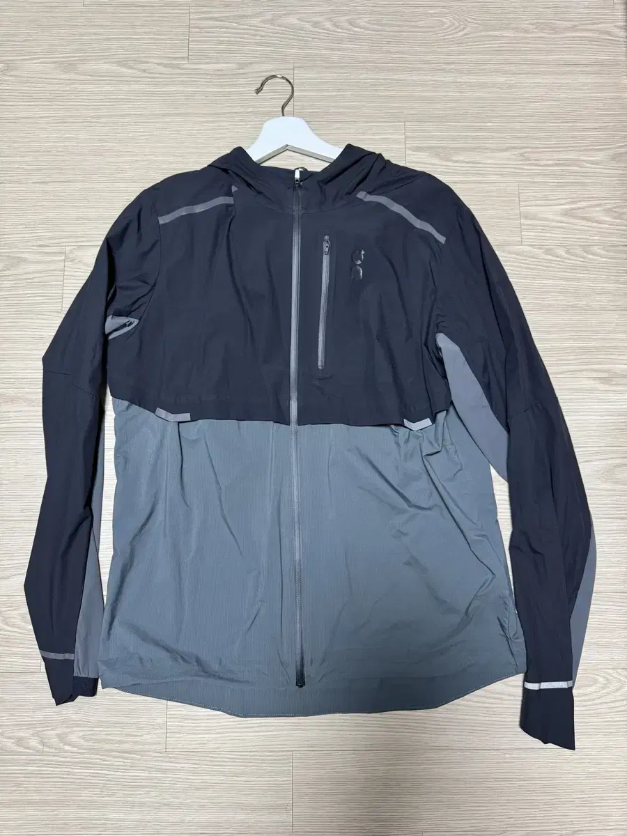 onrunning weather jacket xl onrunning