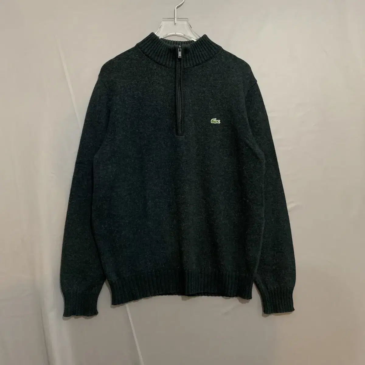 95 M Lacoste Vahn zip-up knit T-shirt