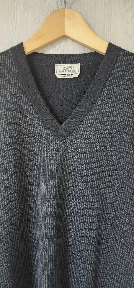 Hermès H Logo Pattern V-neck Knit