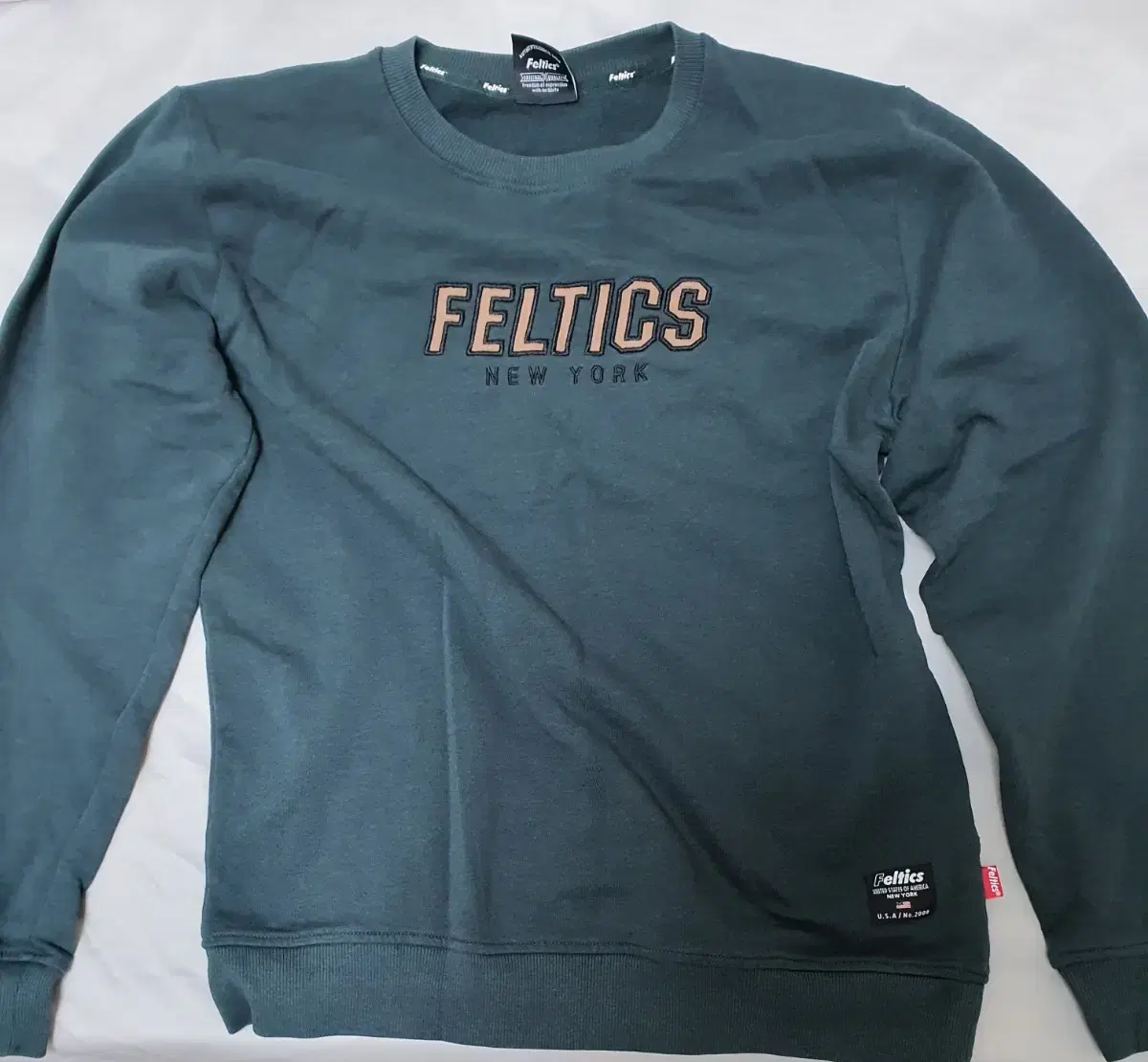 FELTICS Long Sleeve Top