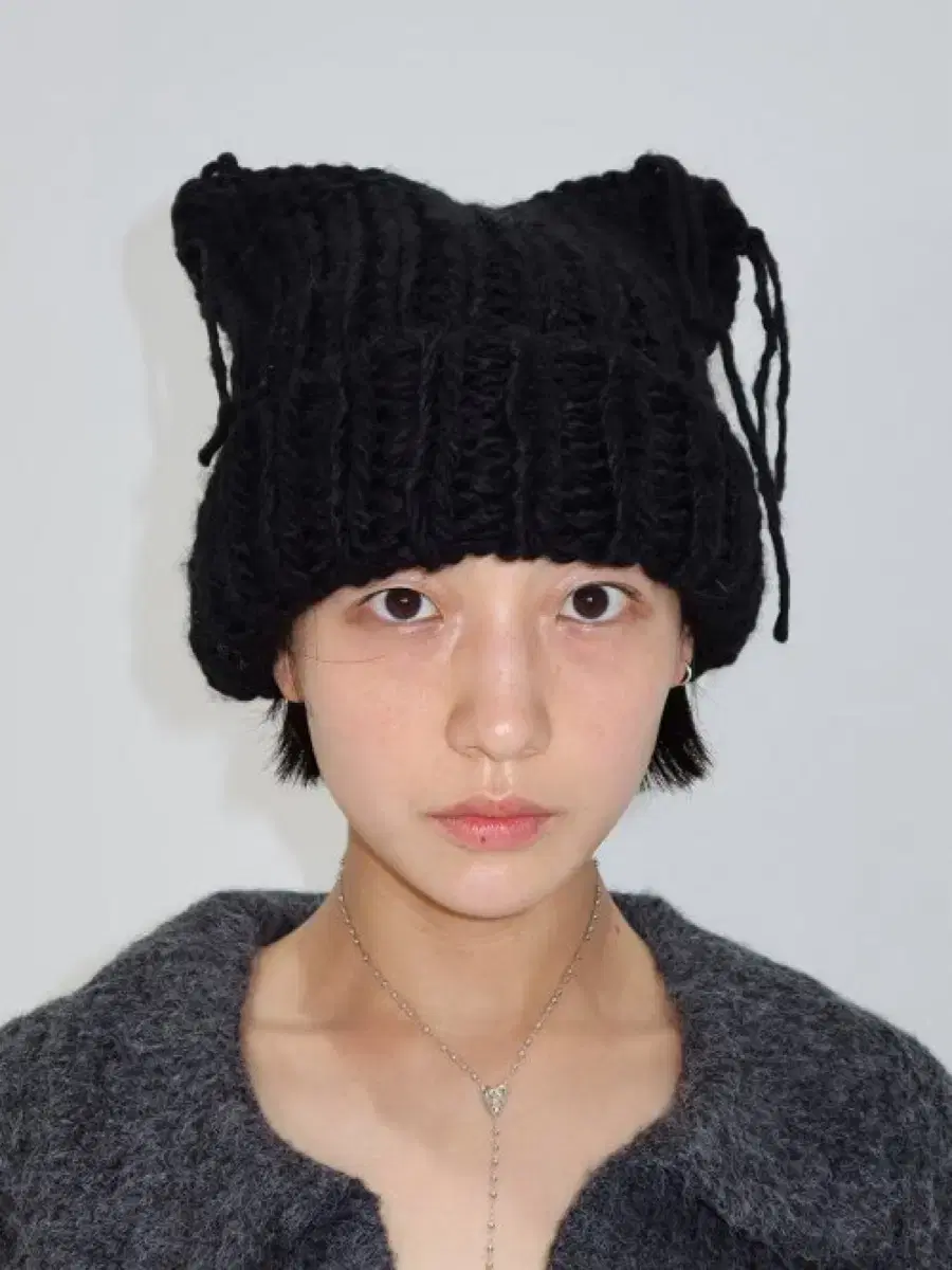 PLZPROJECT PUSSYCAT KNIT HAT BLACK