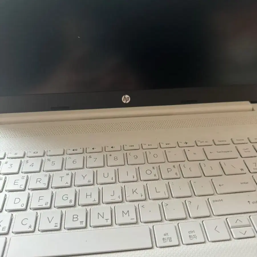 Hp Laptop 15s-fq2014 준새상품 판매합니다