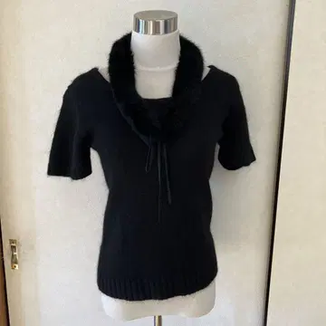 인디비- 퍼가 달린 반팔 니트 b
